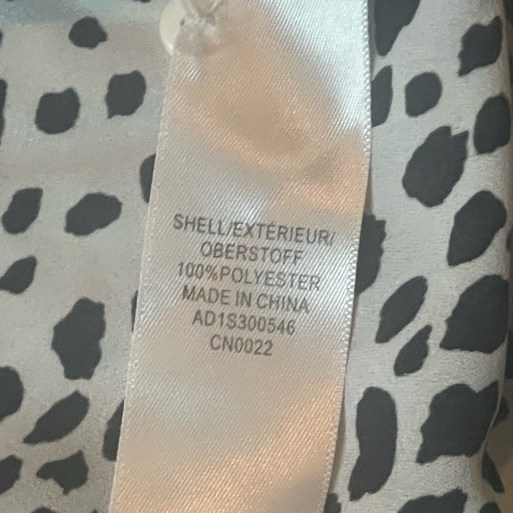 ADRIANNA‎ PAPELL Animal Print Shirt Medium Woman’s Black White Spring Summer - Picture 4 of 6